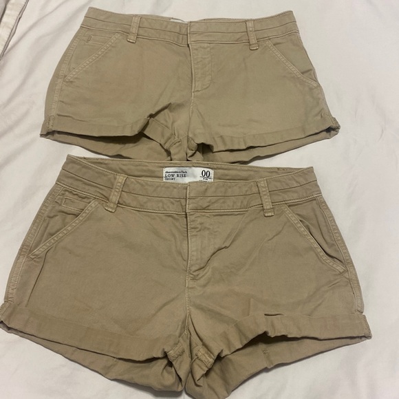 2 pairs of tan shorts - Picture 1 of 3